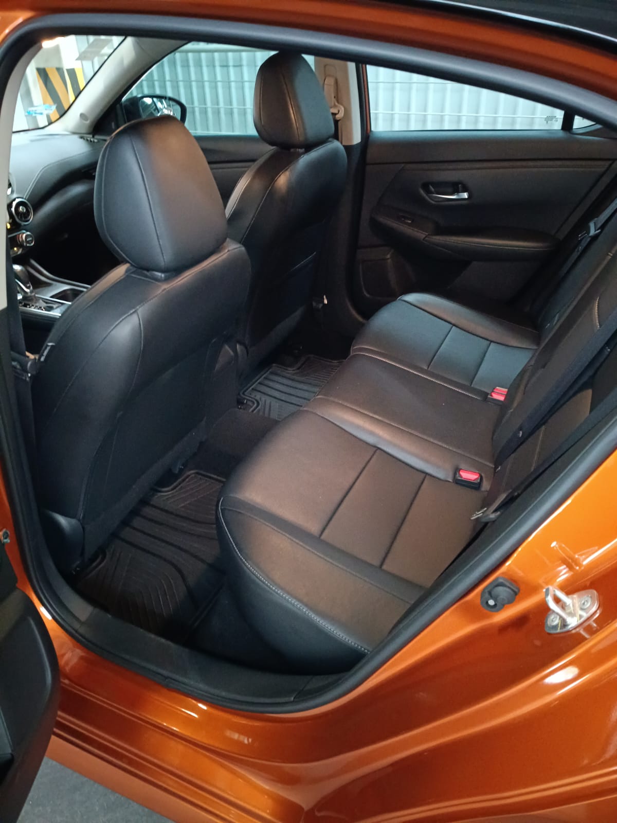 2023 Nissan SENTRA 4 PTS SR PLATINUM CVT AAC AUT ASTOS DEPORTIVOS BOSE PIEL NEGRA QC F LED RA-18