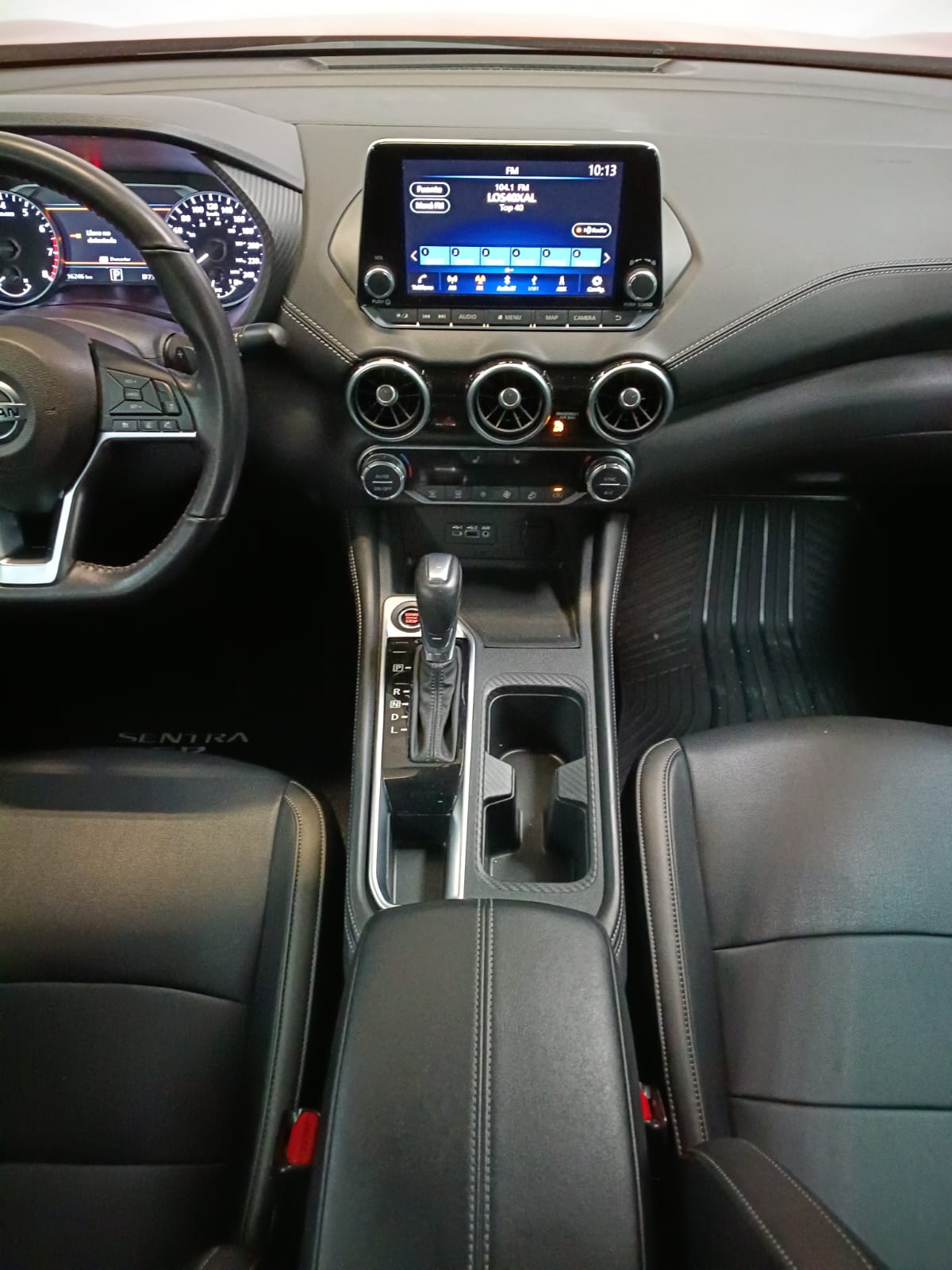 2023 Nissan SENTRA 4 PTS SR PLATINUM CVT AAC AUT ASTOS DEPORTIVOS BOSE PIEL NEGRA QC F LED RA-18