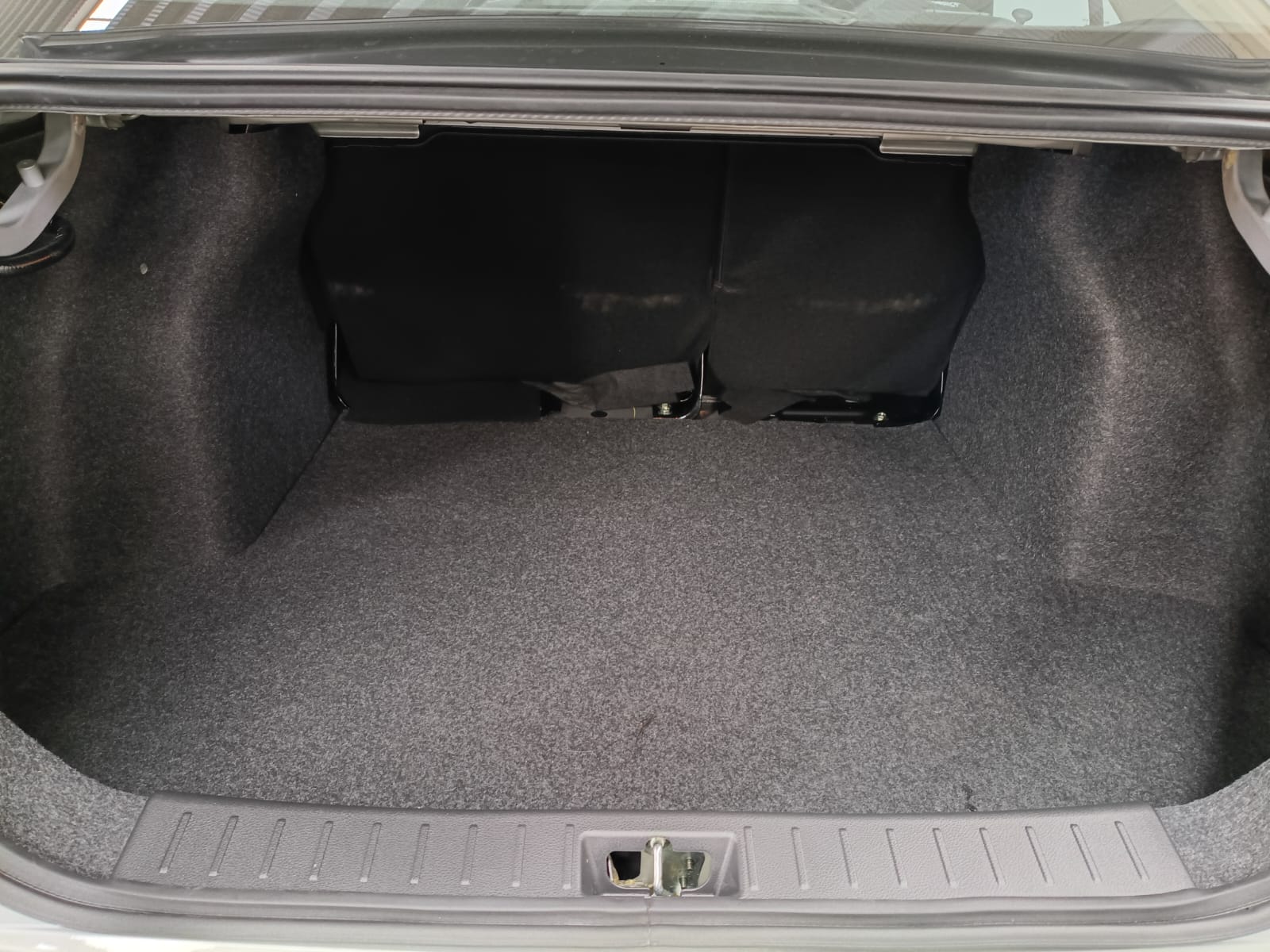 2025 Nissan VERSA 4P ADVANCE L41.6 AUT