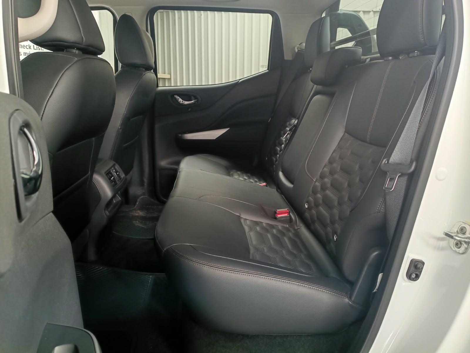 2025 Nissan FRONTIER 4P PLATINUM LE L42.5 AUT