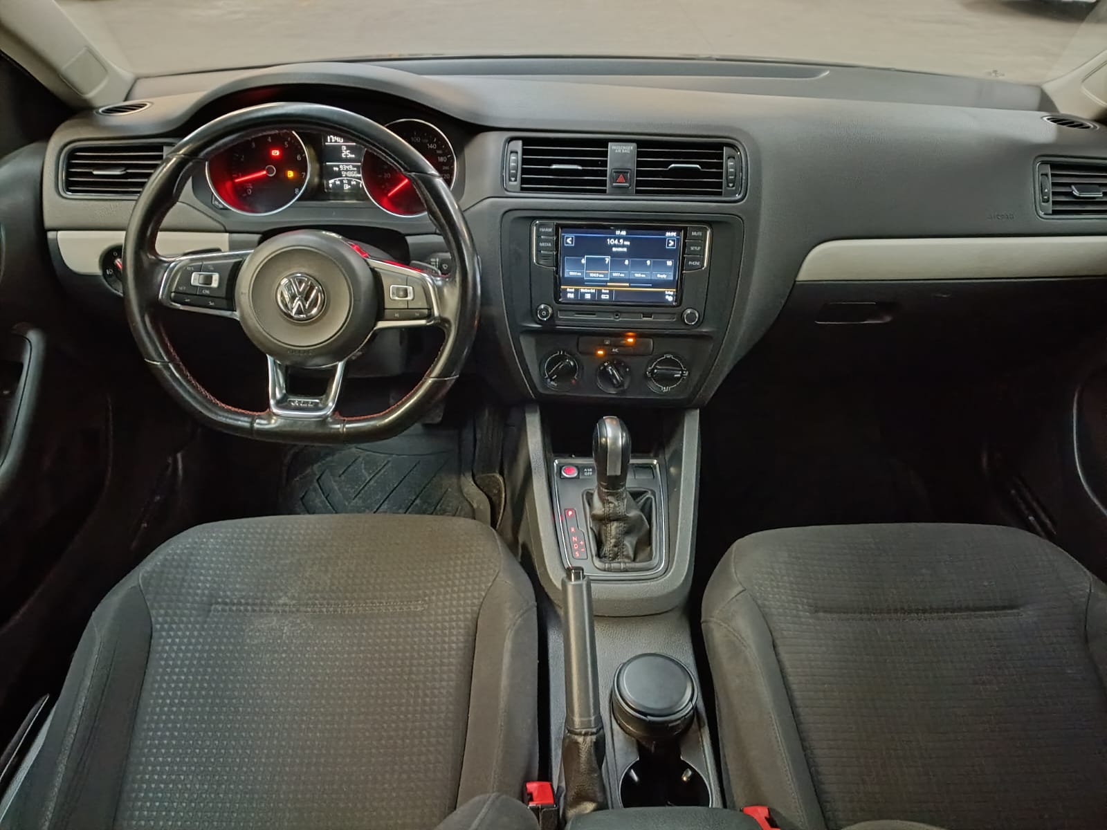 2015 Volkswagen JETTA 4 PTS TRENDLINE 25L RA-16TIPTRONIC
