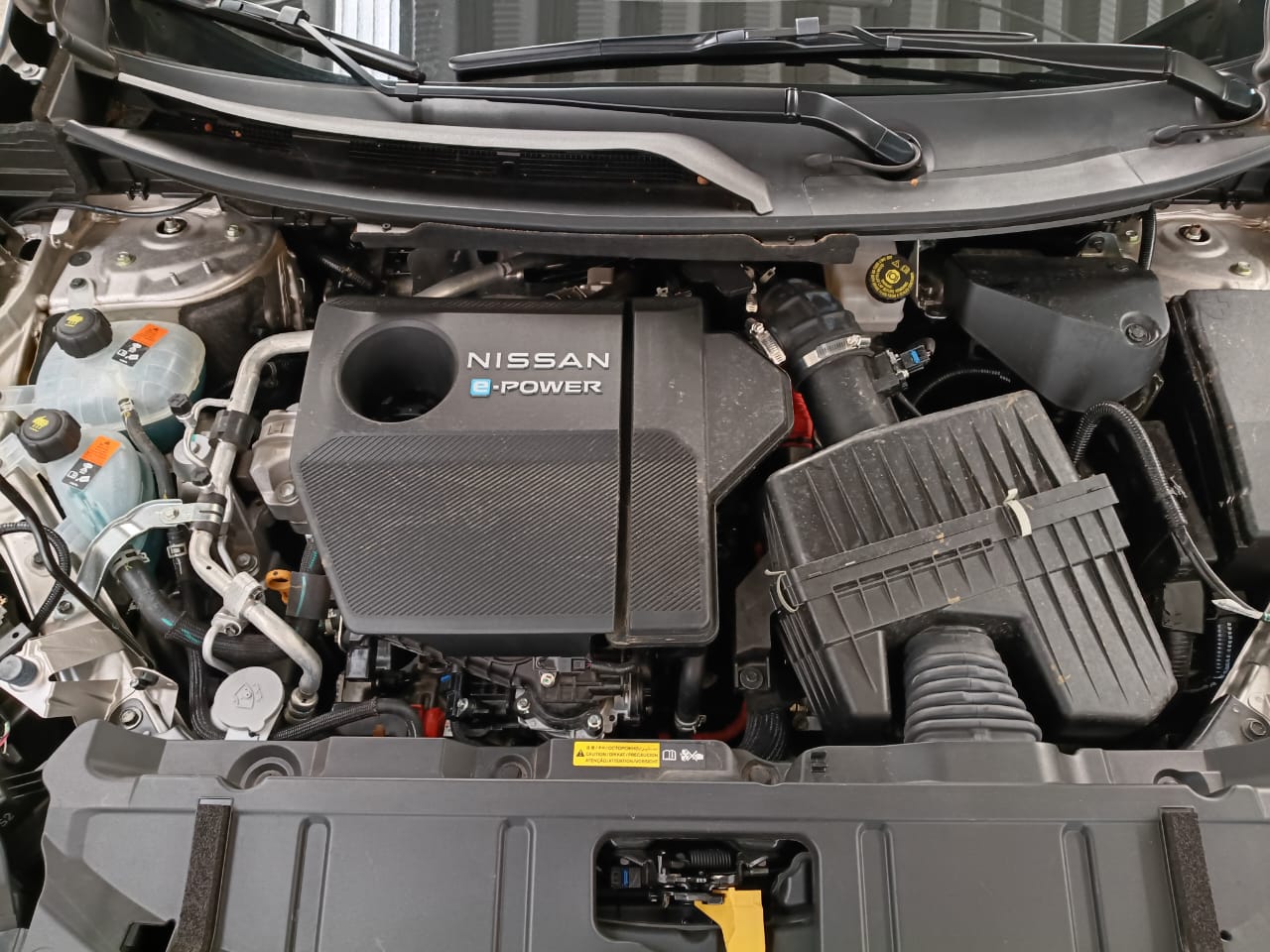 2025 Nissan X-TRAIL 5P PLATINUM E.POWER HEV L31.5 AUT