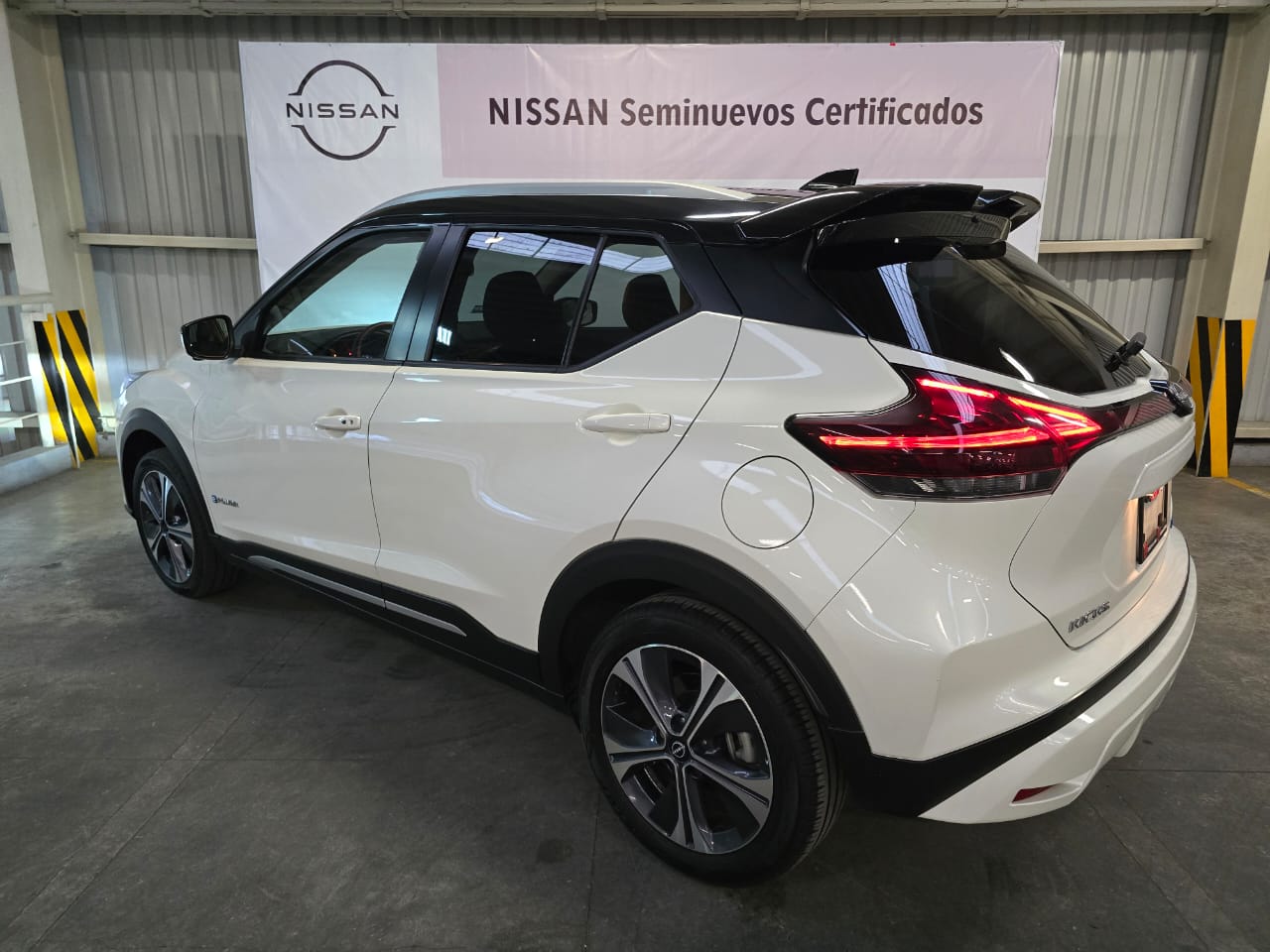 2023 Nissan KICKS 5 PTS E-POWER PLATINUM ELECTA PIEL ADAS RA-17